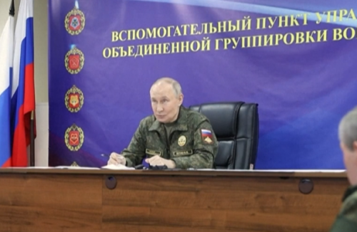 Poutine en militaire mi.png